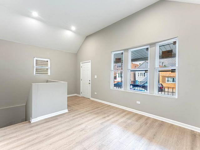 2733 W 38th Street, Chicago, IL 60632