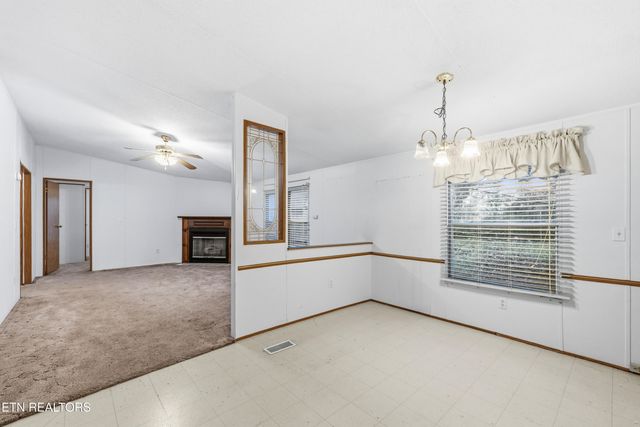 226 Ginger Rd, Maryville, TN 37804