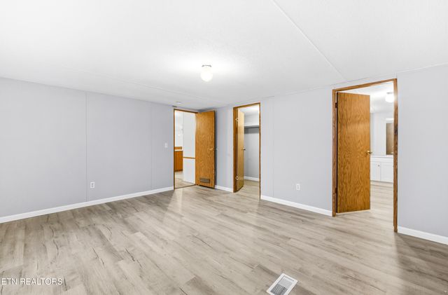 226 Ginger Rd, Maryville, TN 37804