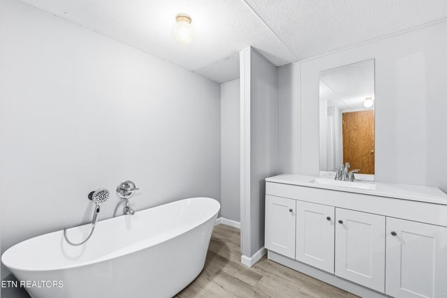 226 Ginger Rd, Maryville, TN 37804