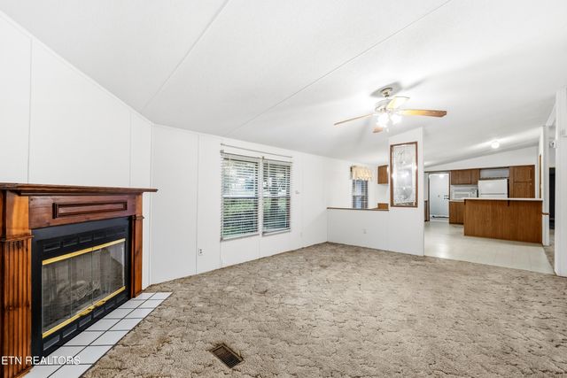 226 Ginger Rd, Maryville, TN 37804