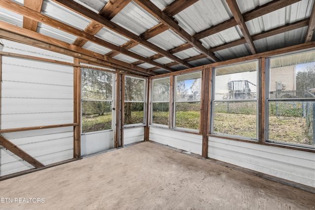 226 Ginger Rd, Maryville, TN 37804