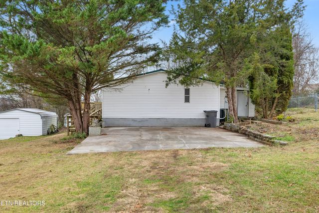 226 Ginger Rd, Maryville, TN 37804