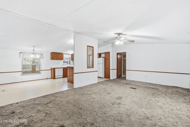 226 Ginger Rd, Maryville, TN 37804