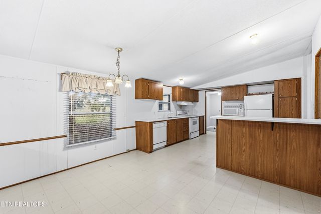 226 Ginger Rd, Maryville, TN 37804