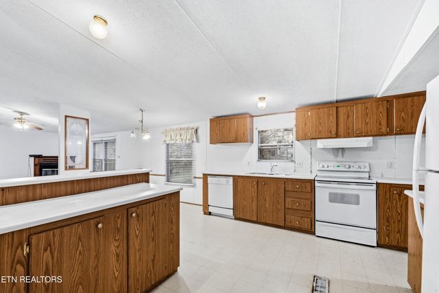 226 Ginger Rd, Maryville, TN 37804