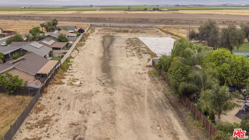 Image 19 of property listing at 10111 Habecker Road, Lamont, CA 93241