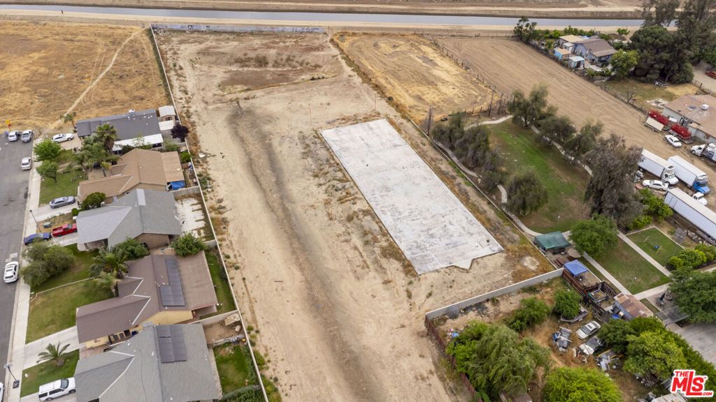 Image 26 of property listing at 10111 Habecker Road, Lamont, CA 93241