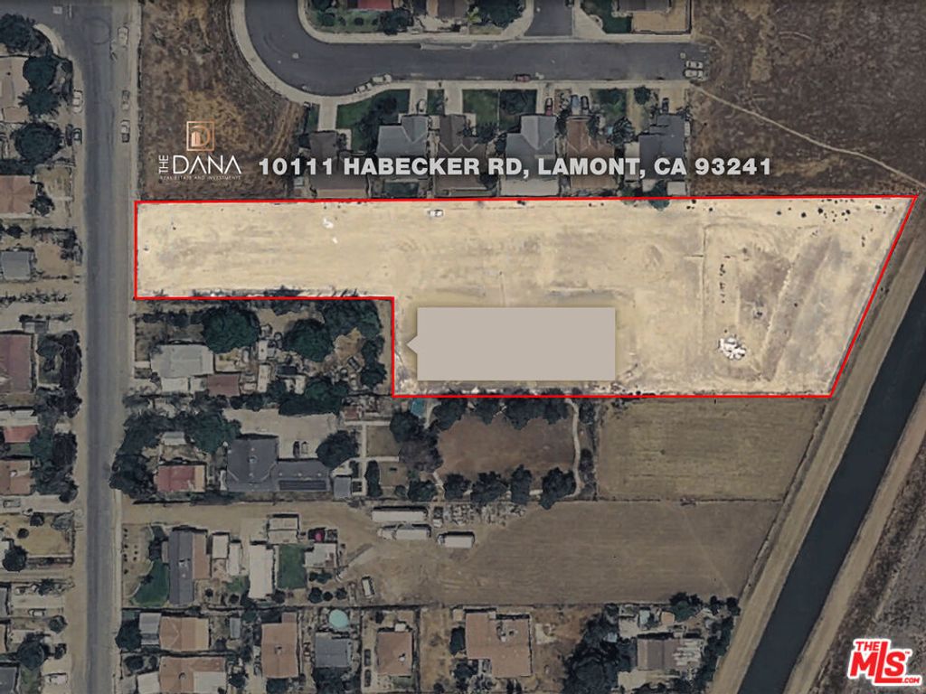 Image 3 of property listing at 10111 Habecker Road, Lamont, CA 93241