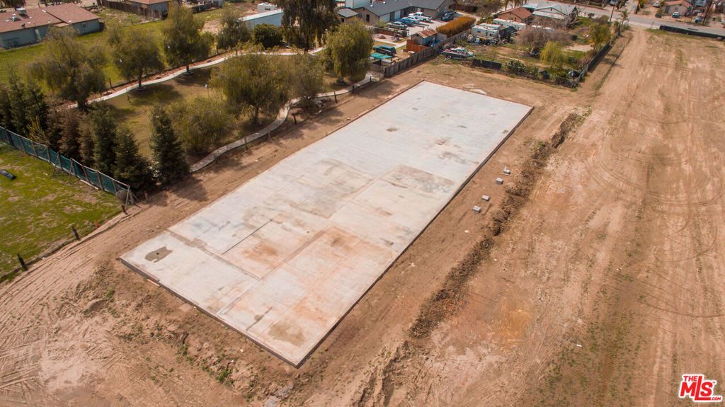 Image 7 of property listing at 10111 Habecker Road, Lamont, CA 93241