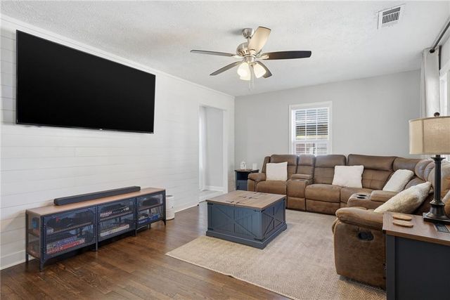 2951 Palm Drive, East Point, GA 30344