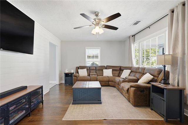 2951 Palm Drive, East Point, GA 30344