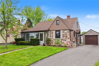 30 Idyllwood Lane, Irondequoit, NY 14617