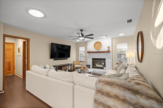 985 NE 50TH AVENUE, Ocala, FL 34470