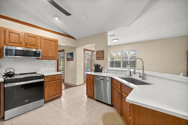 985 NE 50TH AVENUE, Ocala, FL 34470