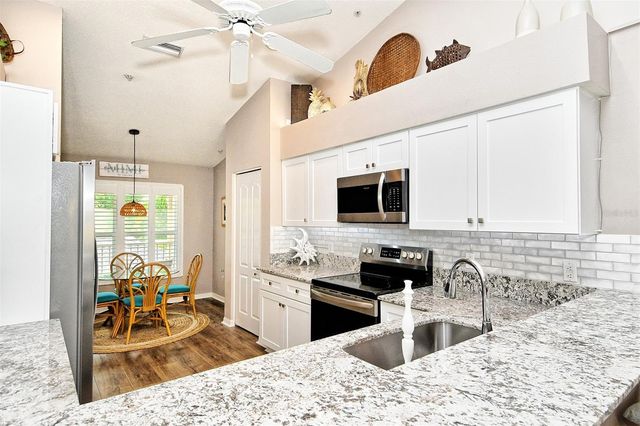 5251 MAHOGANY RUN AVENUE 525, Sarasota, FL 34241