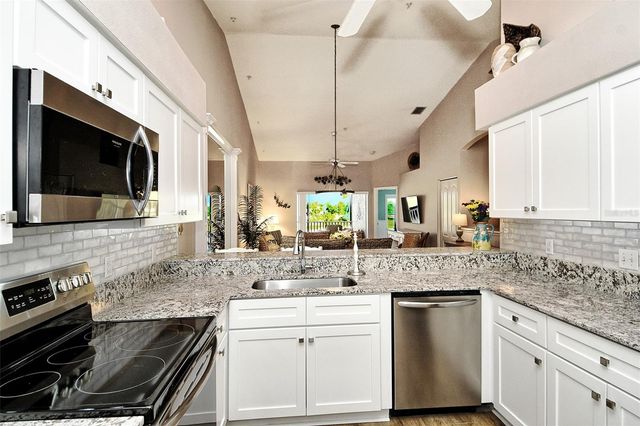 5251 MAHOGANY RUN AVENUE 525, Sarasota, FL 34241