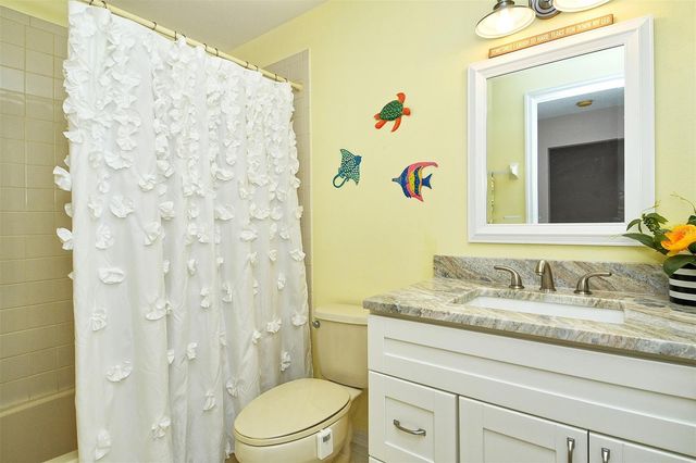 5251 MAHOGANY RUN AVENUE 525, Sarasota, FL 34241