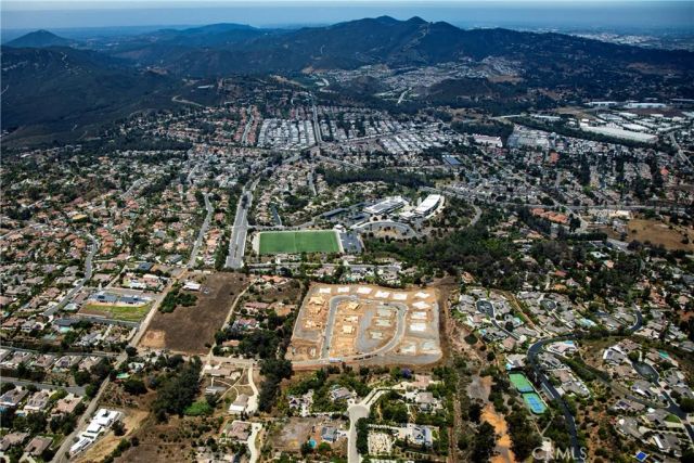 1351 Amanda Glen South, Escondido, CA 92029