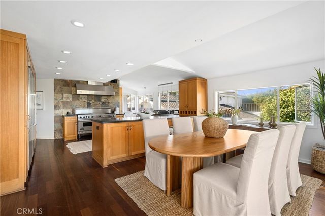 608 Saint James Place, Newport Beach, CA 92663