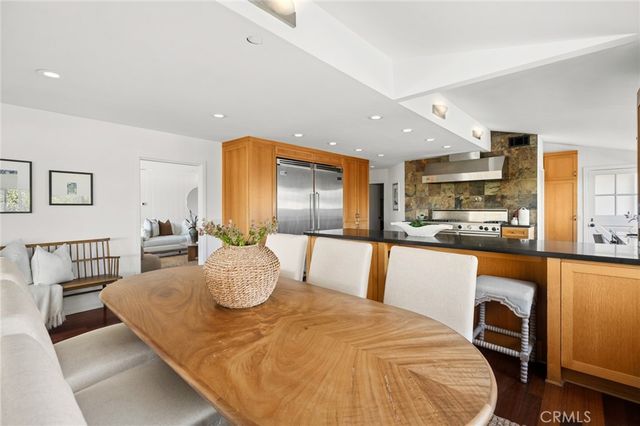 608 Saint James Place, Newport Beach, CA 92663