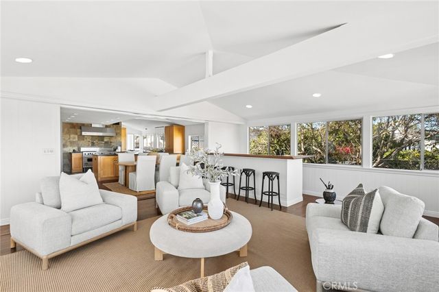 608 Saint James Place, Newport Beach, CA 92663