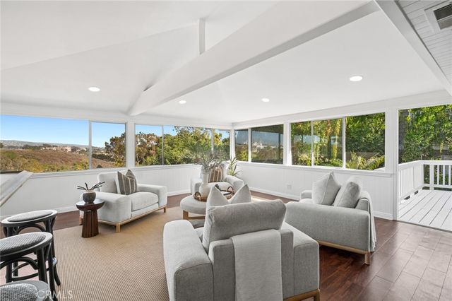 608 Saint James Place, Newport Beach, CA 92663