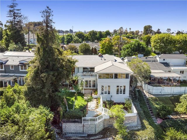 608 Saint James Place, Newport Beach, CA 92663