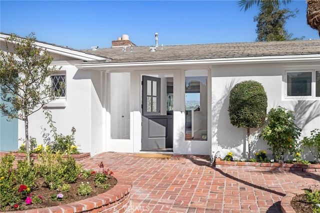 608 Saint James Place, Newport Beach, CA 92663