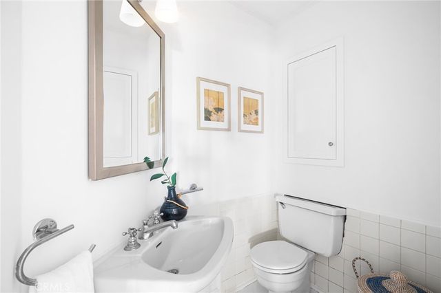 608 Saint James Place, Newport Beach, CA 92663