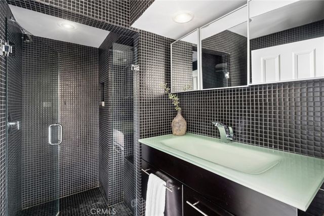 608 Saint James Place, Newport Beach, CA 92663