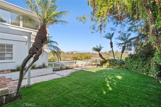 608 Saint James Place, Newport Beach, CA 92663