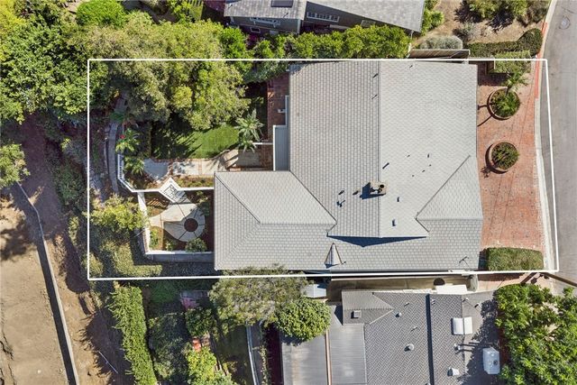608 Saint James Place, Newport Beach, CA 92663