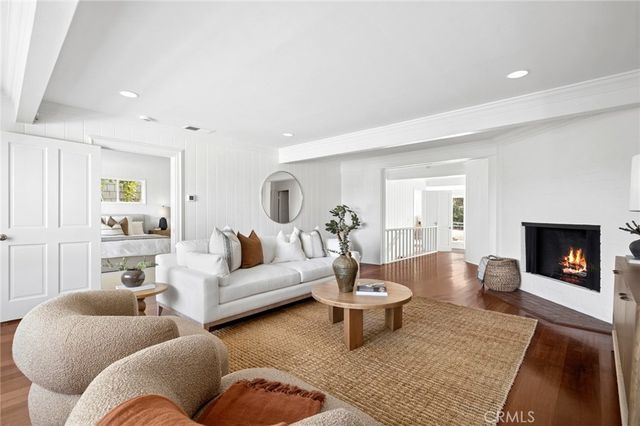 608 Saint James Place, Newport Beach, CA 92663