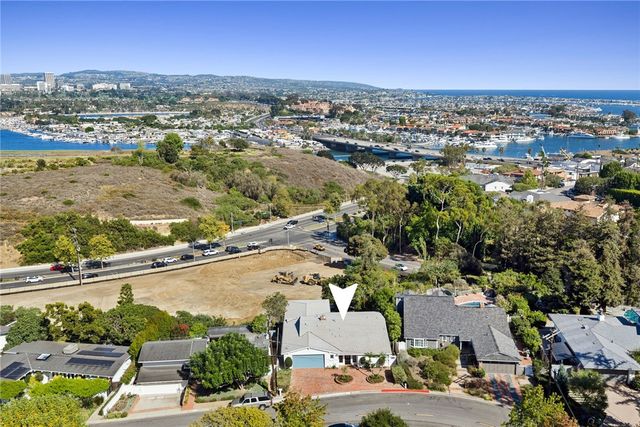 608 Saint James Place, Newport Beach, CA 92663