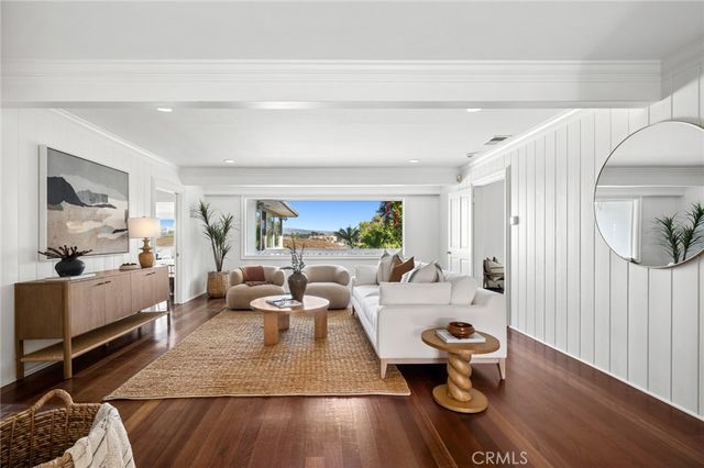 608 Saint James Place, Newport Beach, CA 92663