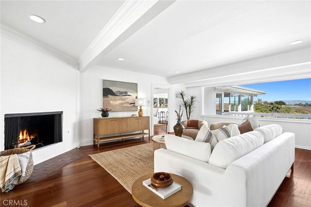 608 Saint James Place, Newport Beach, CA 92663