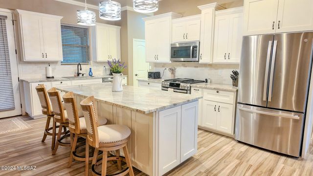 120 Red Mountain Court, Patagonia, AZ 85624