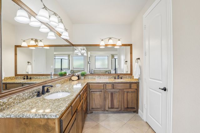 2810 Fossil Creek Drive, Midlothian, TX 76065