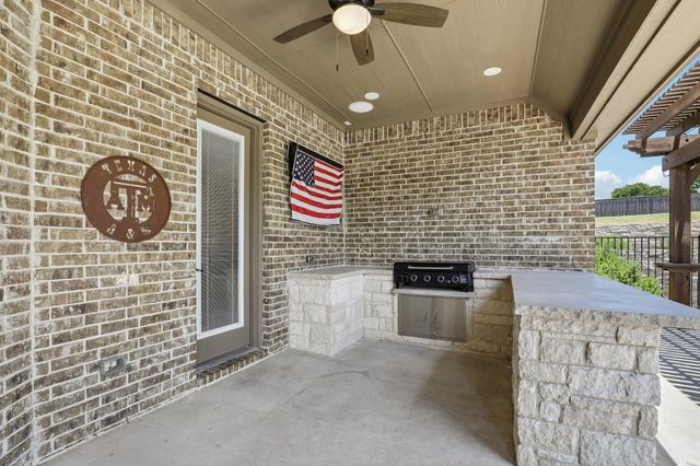 2810 Fossil Creek Drive, Midlothian, TX 76065