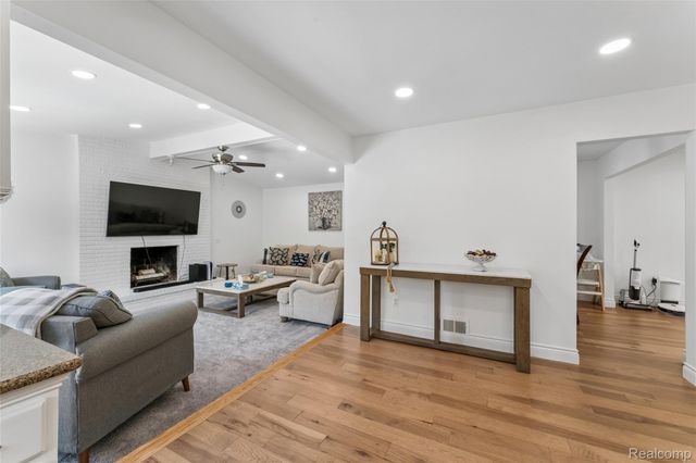 44272 Richmond Court, Canton Charter Township, MI 48187