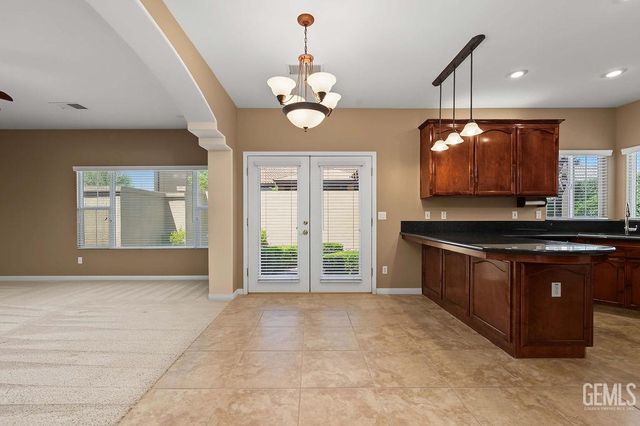 8622 Bolsena Lane, Bakersfield, CA 93312