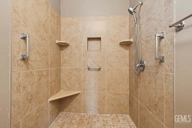 8622 Bolsena Lane, Bakersfield, CA 93312