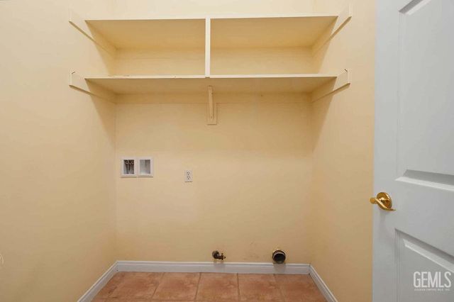 8622 Bolsena Lane, Bakersfield, CA 93312