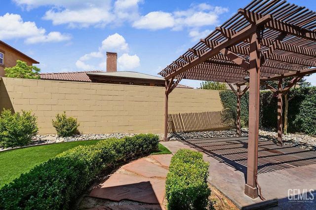 8622 Bolsena Lane, Bakersfield, CA 93312