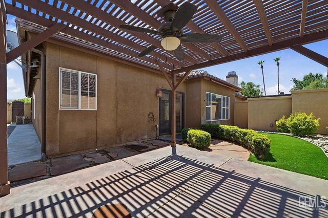 8622 Bolsena Lane, Bakersfield, CA 93312