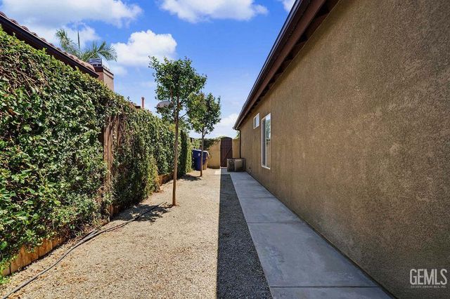 8622 Bolsena Lane, Bakersfield, CA 93312