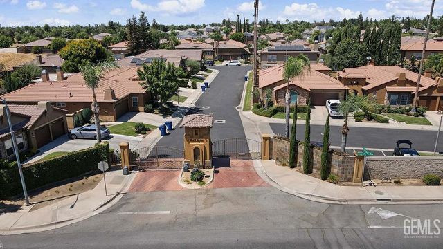 8622 Bolsena Lane, Bakersfield, CA 93312