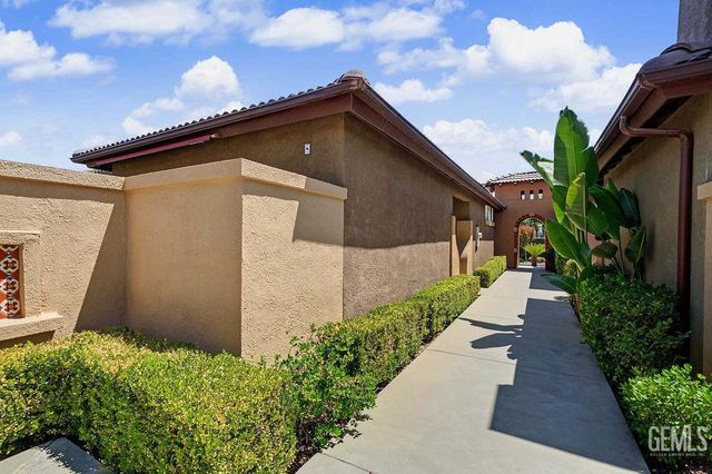 8622 Bolsena Lane, Bakersfield, CA 93312