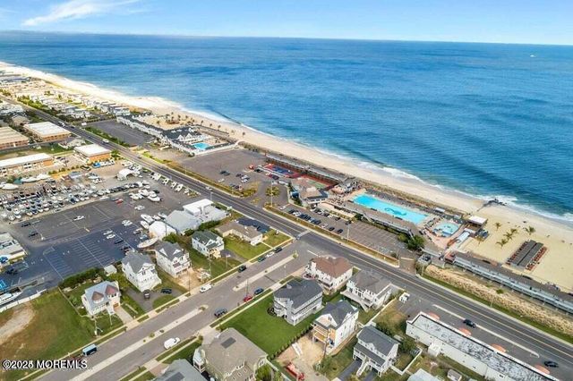 1382 Ocean Avenue 17A, Sea Bright, NJ 07760